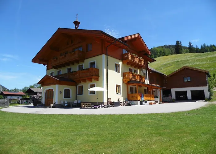 Baby- Und Kinderbauernhof Montaning
