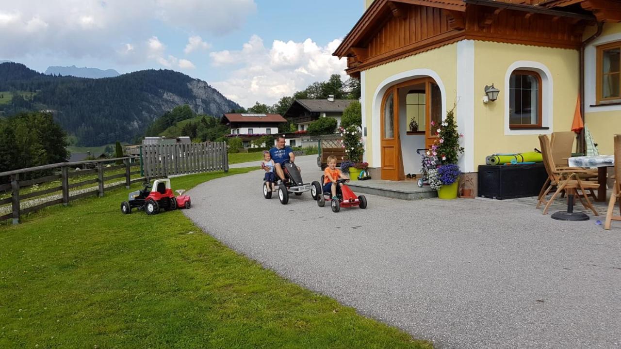 Apartment Baby- Und Kinderbauernhof Montaning *