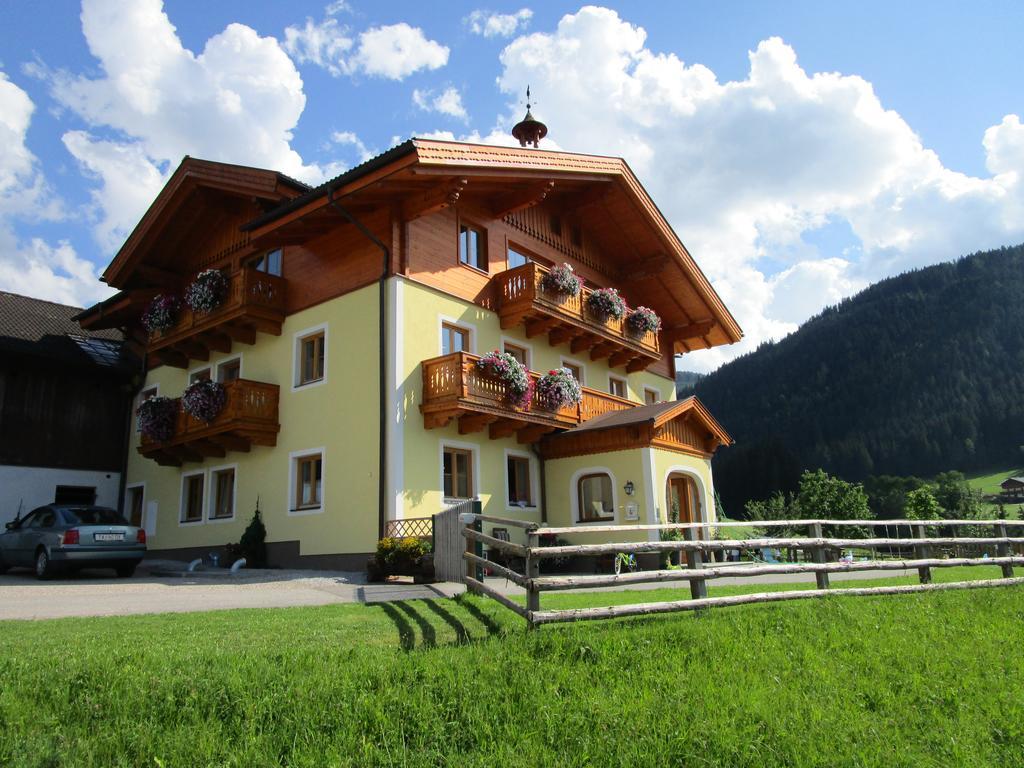 Baby- Und Kinderbauernhof Montaning