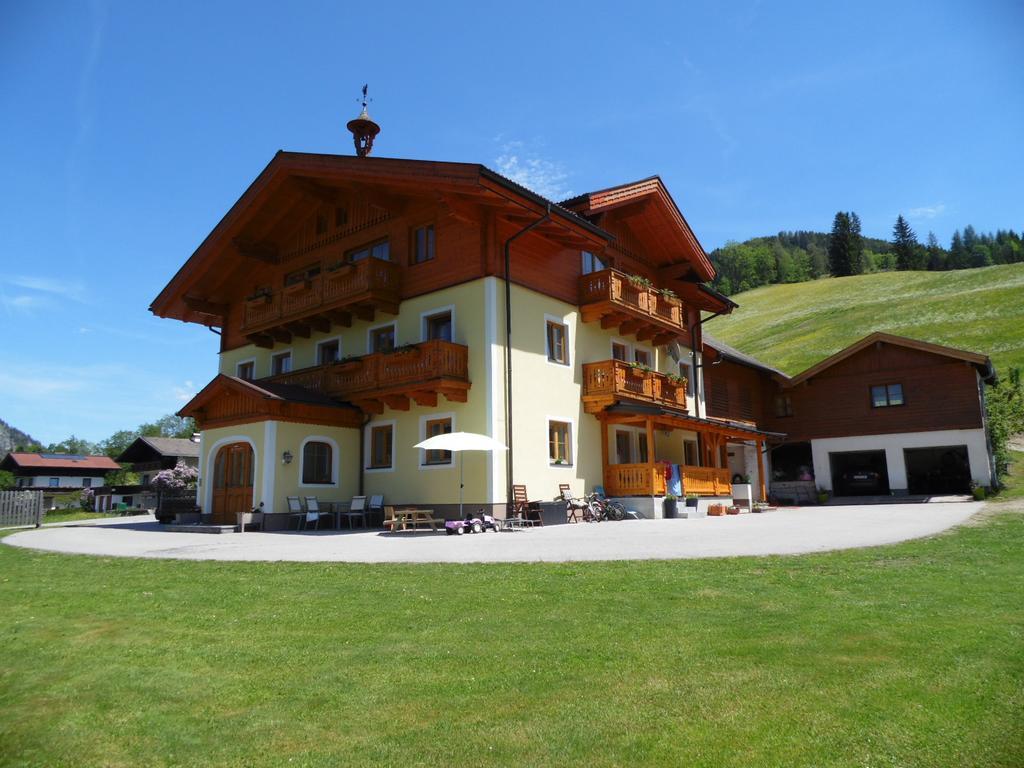 Apartment Baby- Und Kinderbauernhof Montaning